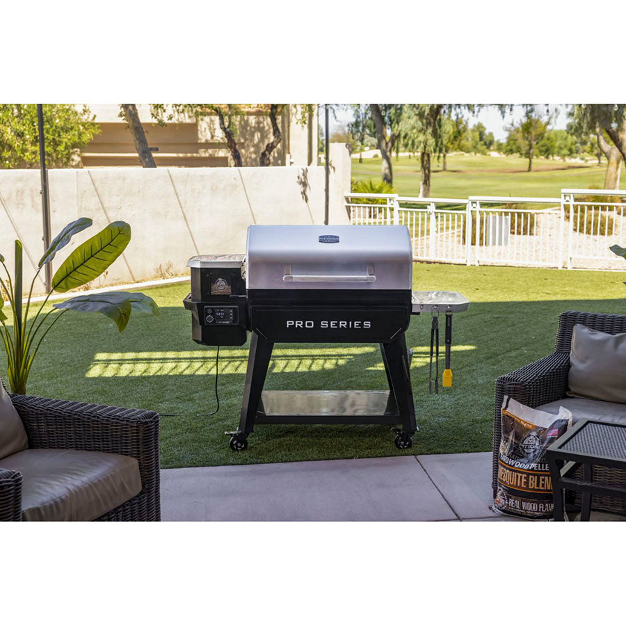 Shop Pit Boss Pro Series 1600 Elite Pellet Grill with Pit Boss Grill Cover  & Grilling Accessories at